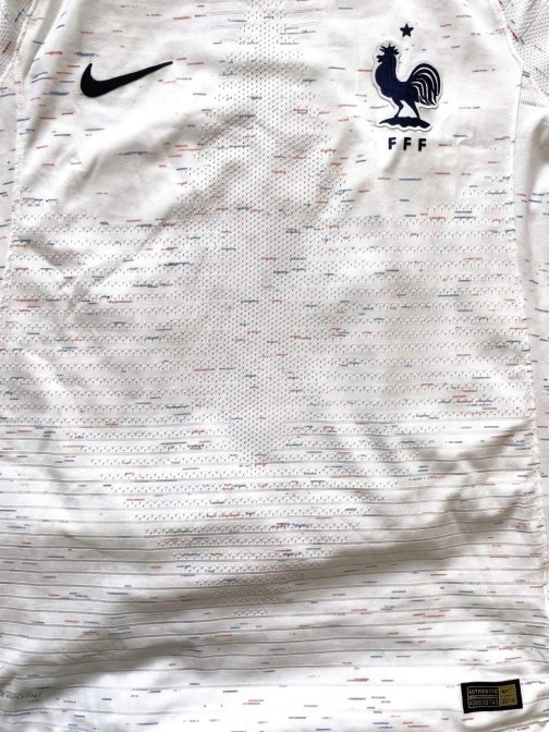 Maillot Nike authentique France FFF Mbappé Cdm 2018 Away VaporJoueur Taille M RECTO ZOOM Maillot Nike authentique France FFF Mbappé Cdm 2018 Away Vapor/Joueur/ Taille M