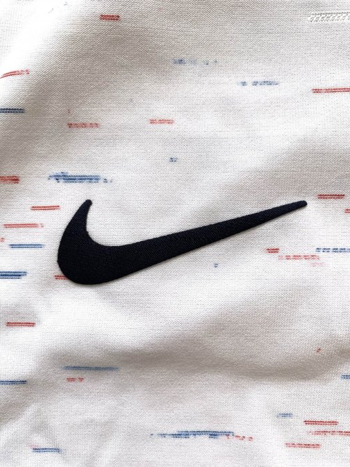 Maillot Nike authentique France FFF Mbappé Cdm 2018 Away VaporJoueur Taille M SWOOSH NIKE Maillot Nike authentique France FFF Mbappé Cdm 2018 Away Vapor/Joueur/ Taille M