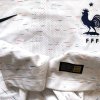 Maillot Nike authentique France FFF Mbappé Cdm 2018 Away VaporJoueur Taille M VAPORKNIT Maillot Nike authentique France FFF Mbappé Cdm 2018 Away Vapor/Joueur/ Taille M
