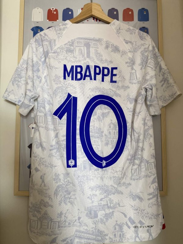Maillot Nike authentique France 🇫🇷 FFF Mbappe Away 2022 taille S