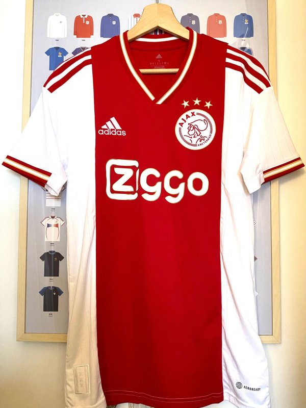 Maillot Adidas Stadium Ajax Amsterdam Home 20222023 Taille S Neuf recto Maillot Adidas Stadium Ajax Amsterdam Home 2022/2023 Taille S Neuf