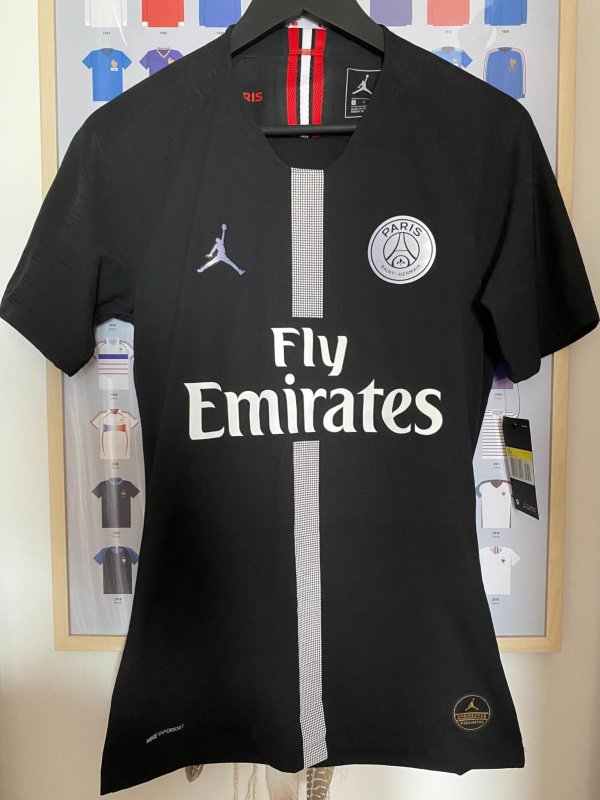 Maillot Jordan Stock Pro PSG Third 20182019, Taille S, Neuf recto Maillot Jordan Stock Pro PSG Third 2018/2019, Taille S, Neuf