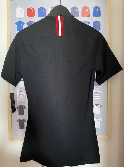 Maillot Jordan Stock Pro PSG Third 20182019, Taille S, Neuf verso Maillot Jordan Stock Pro PSG Third 2018/2019, Taille S, Neuf
