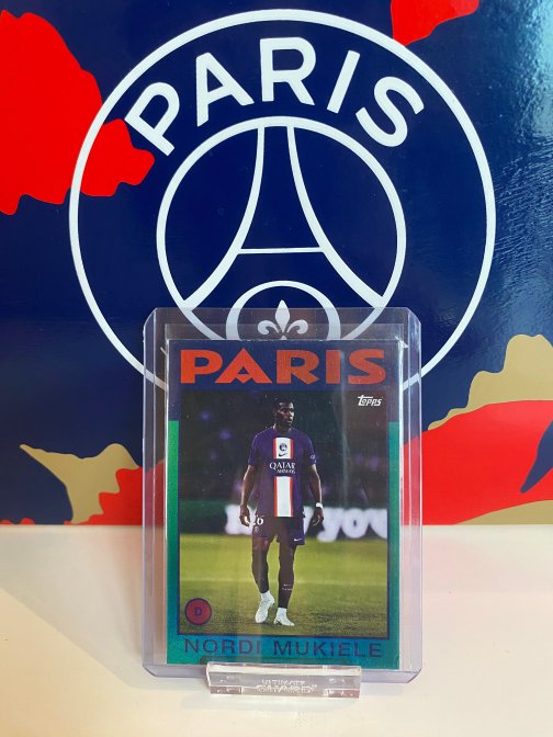 Topps PSG Team Set 22-23 Nordi Mukiele Vert Parallel Numérotée 133175 Topps PSG Team Set 22-23 Nordi Mukiele Parallel Numérotée 133/175